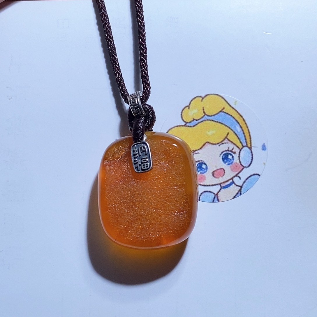 未镶嵌琥珀珠宝奇石