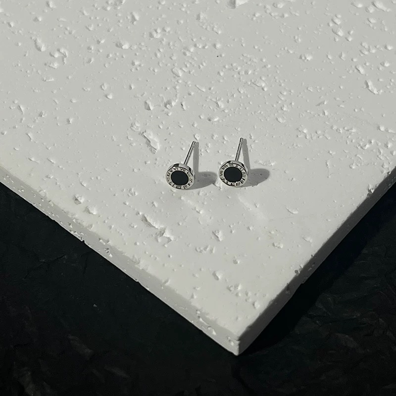 925银玻璃耳饰 黑色罗马数字珐琅耳钉 男女同款 通体全银养耳洞