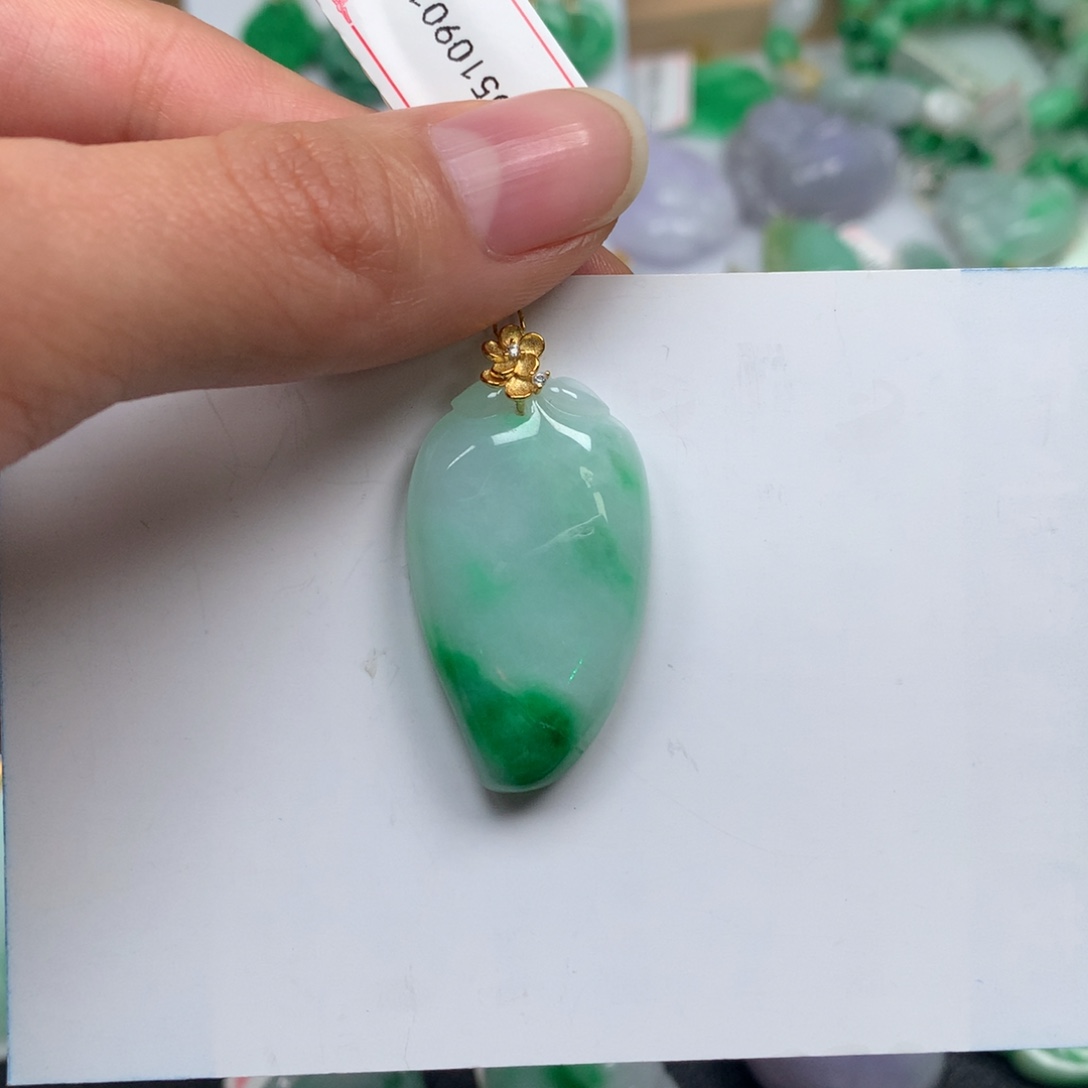 吊坠(不含链)未镶嵌翡翠