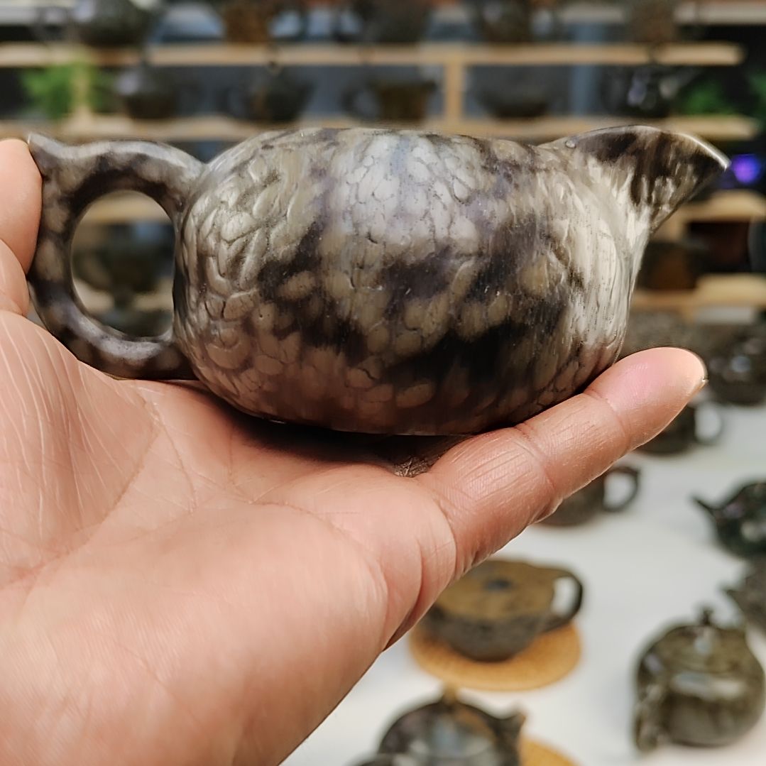 《***业三清山米粒玉公道杯