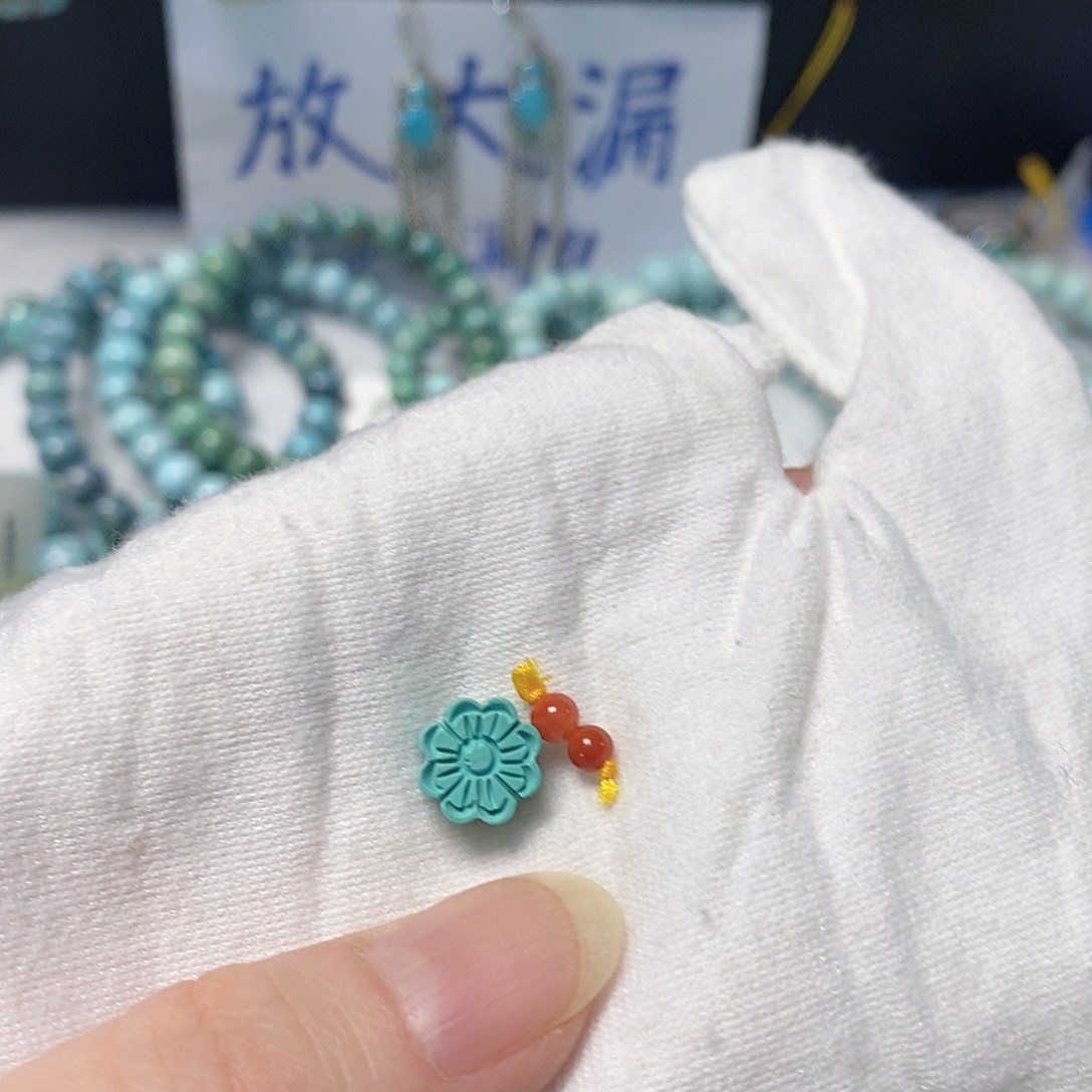 南红玛瑙未镶嵌珠宝奇石