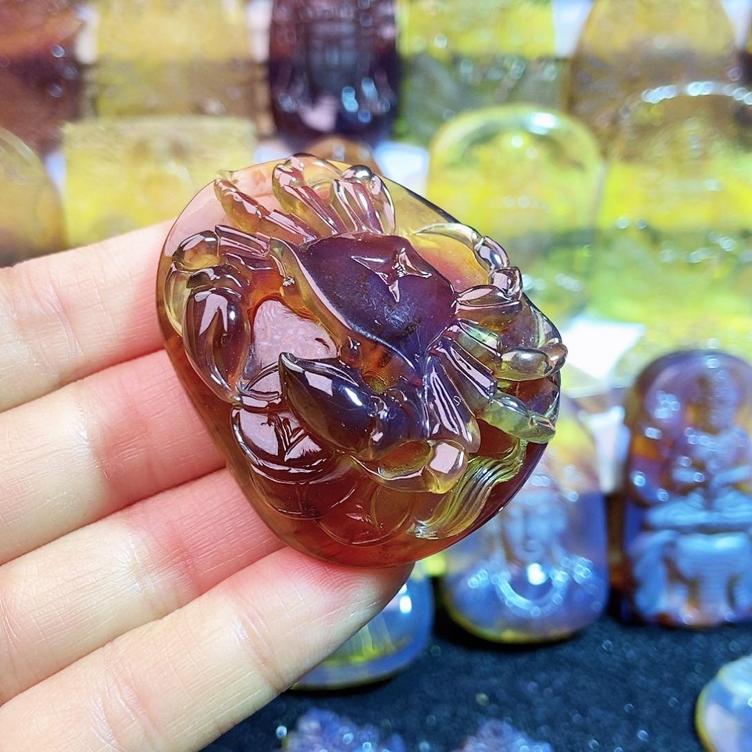 琥珀颈饰未镶嵌螃蟹