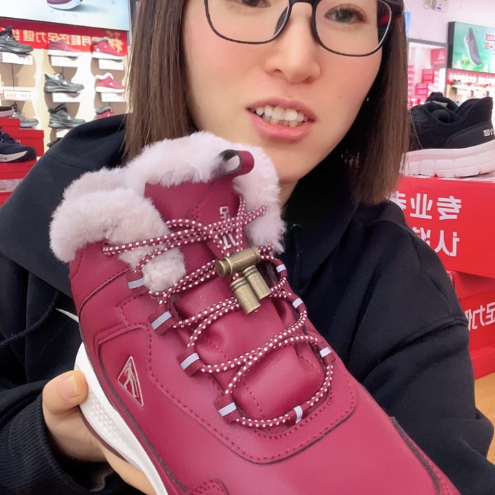 用***637码女鞋包邮哦恩恩