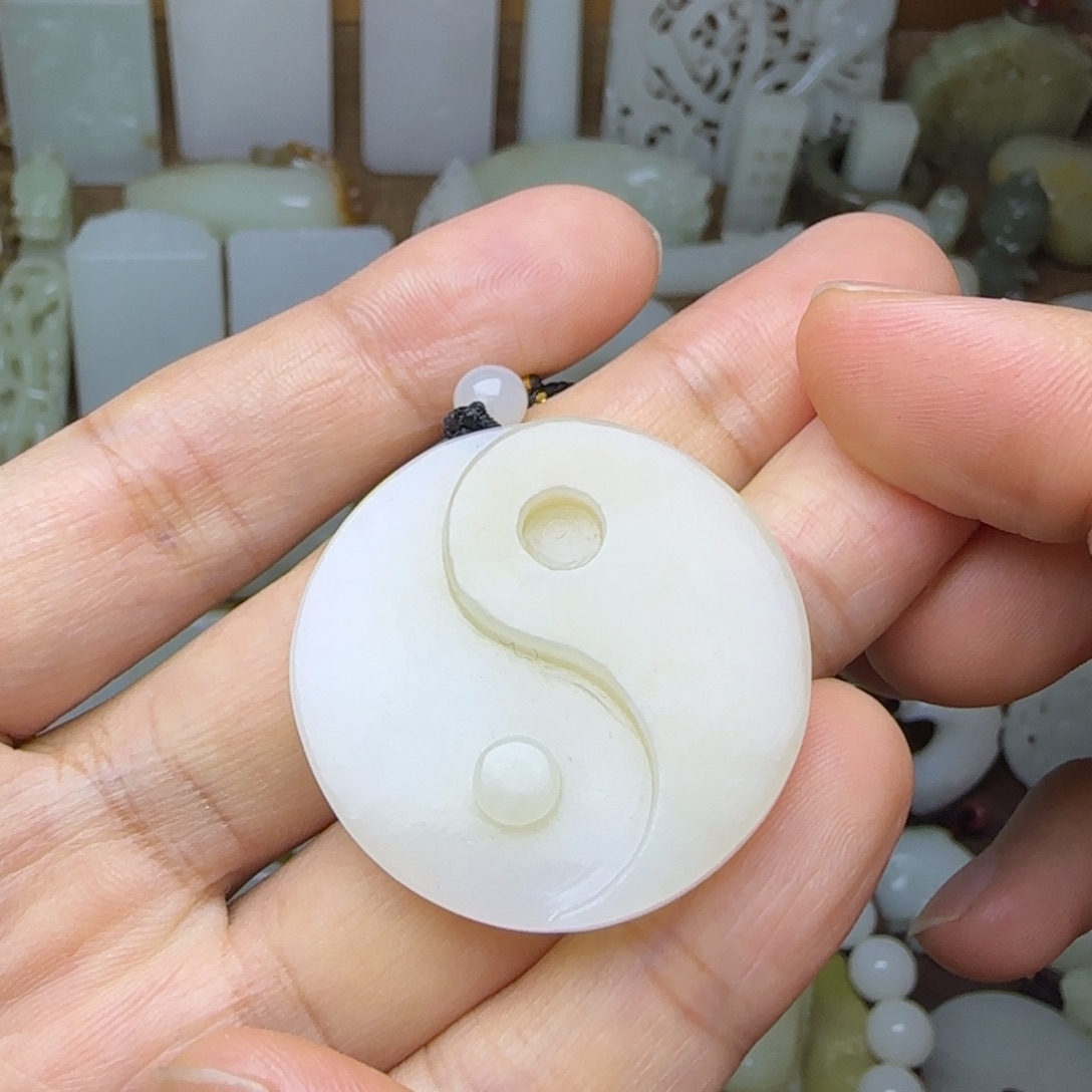 和田玉未镶嵌挂件太极