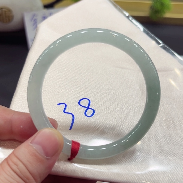 翡翠手镯未镶嵌52圆
