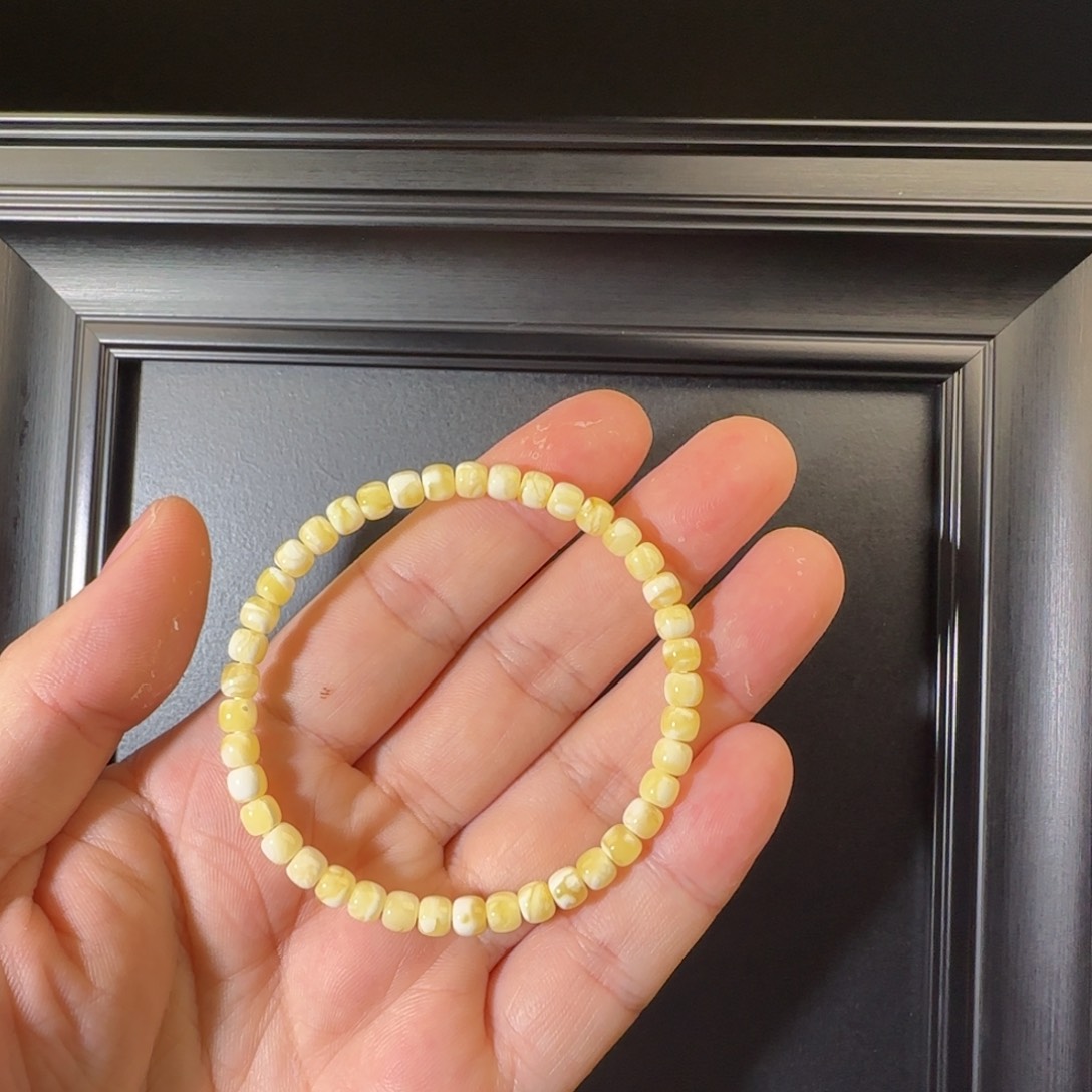 W***e琥珀未镶嵌手串04