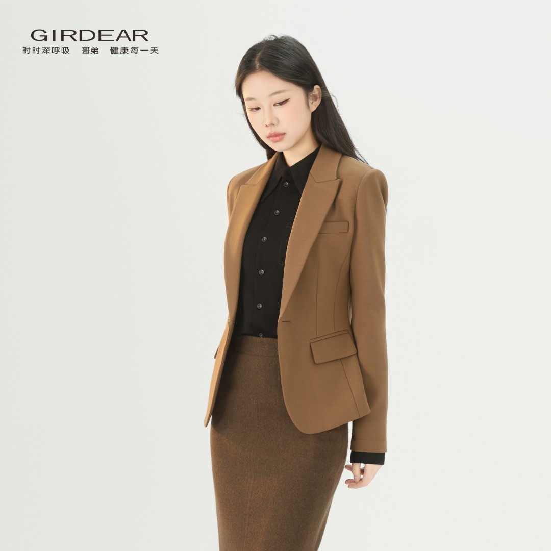 GIRDEAR/哥弟（双十一）品质女装百搭通勤修身显瘦带扣西装1400757