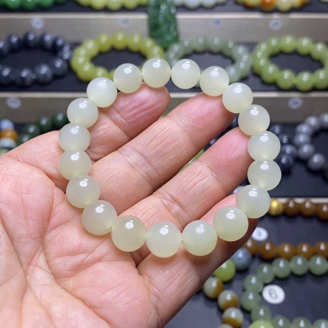 和田玉未镶嵌手串