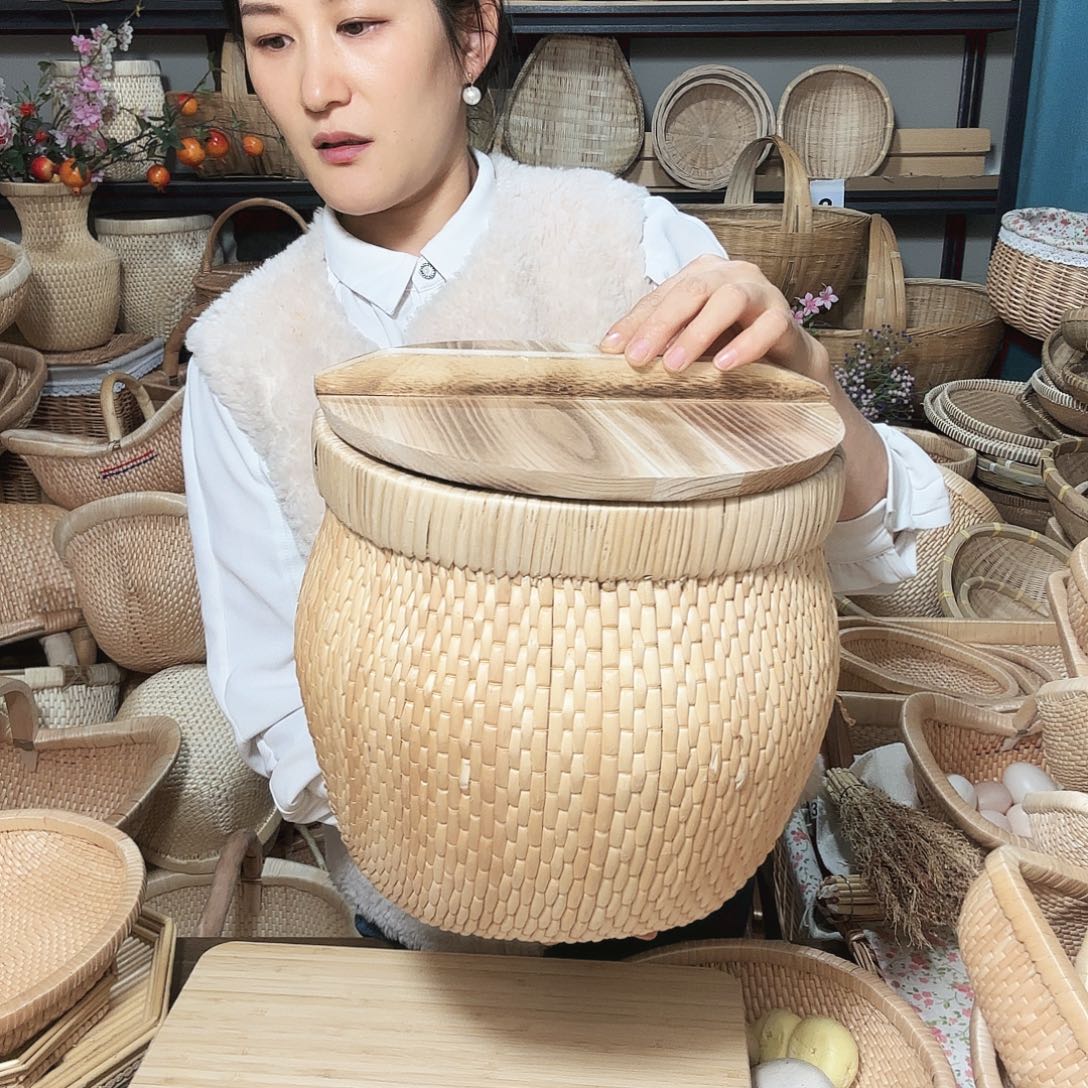 静***@木一套老式斗+盖子。。。