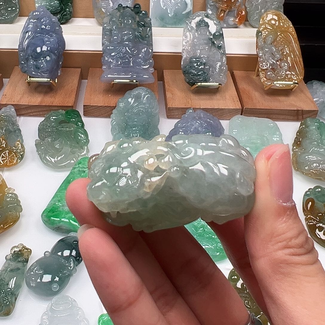 翡翠散珠天然翡翠吊坠