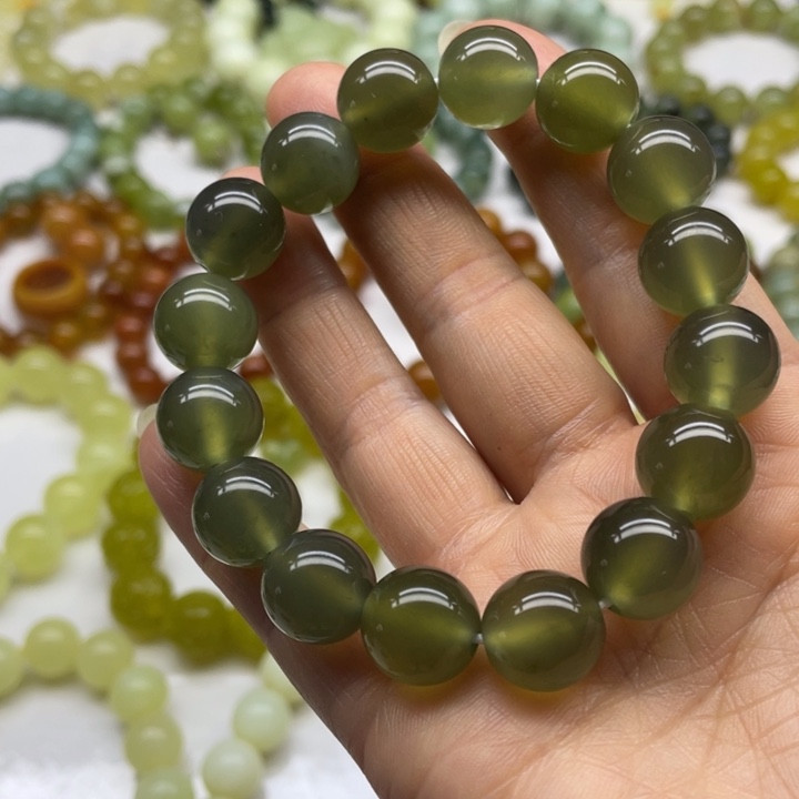 蛇纹石玉手串未镶嵌