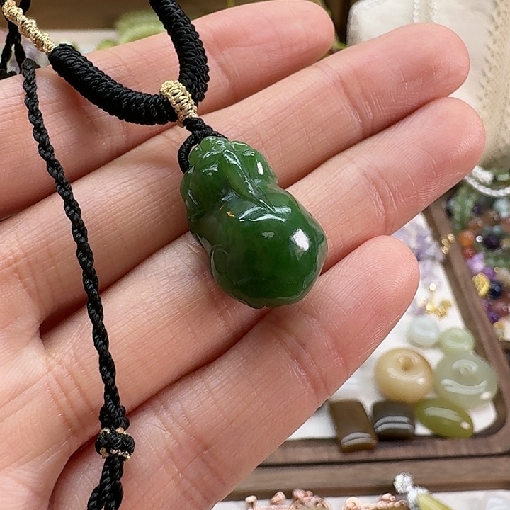 和田玉（碧玉）颈饰未镶嵌邱*