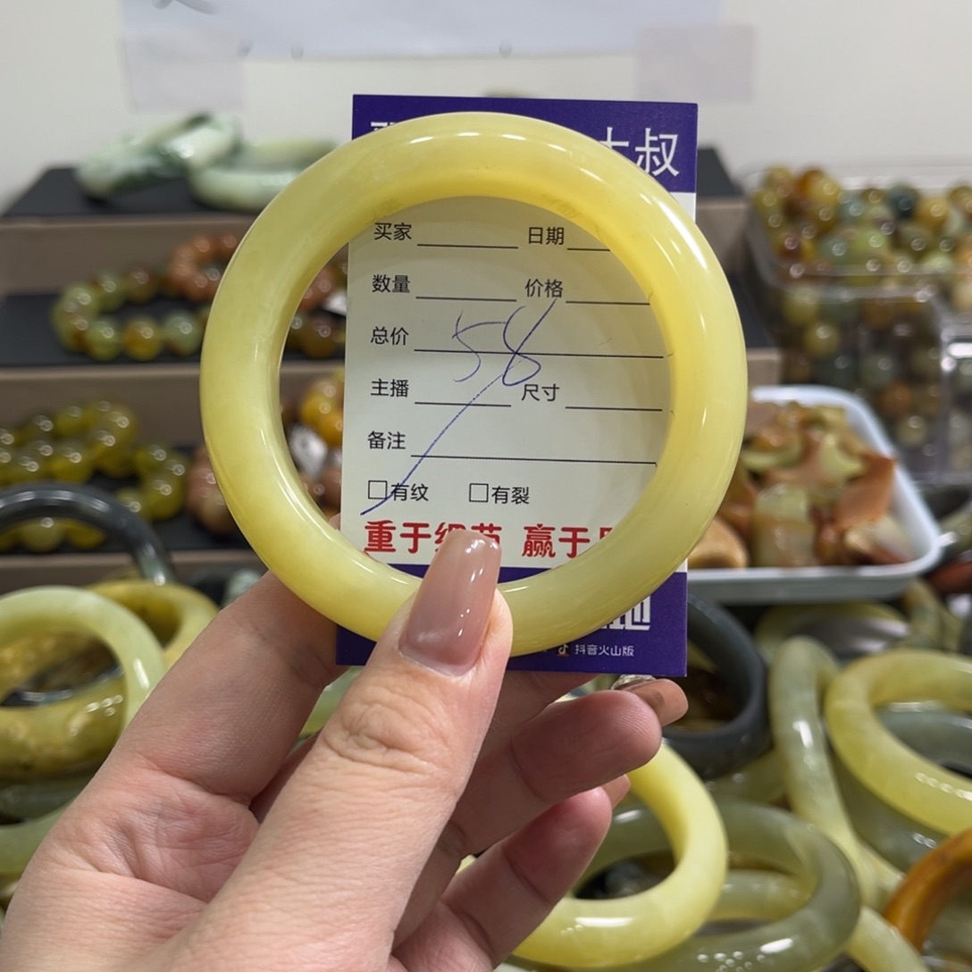 楚***楚蛇纹石玉足铂镶嵌手镯