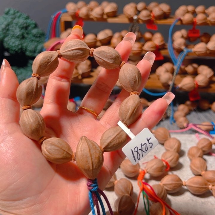 橄榄核吊坠微***雨1825一物一拍