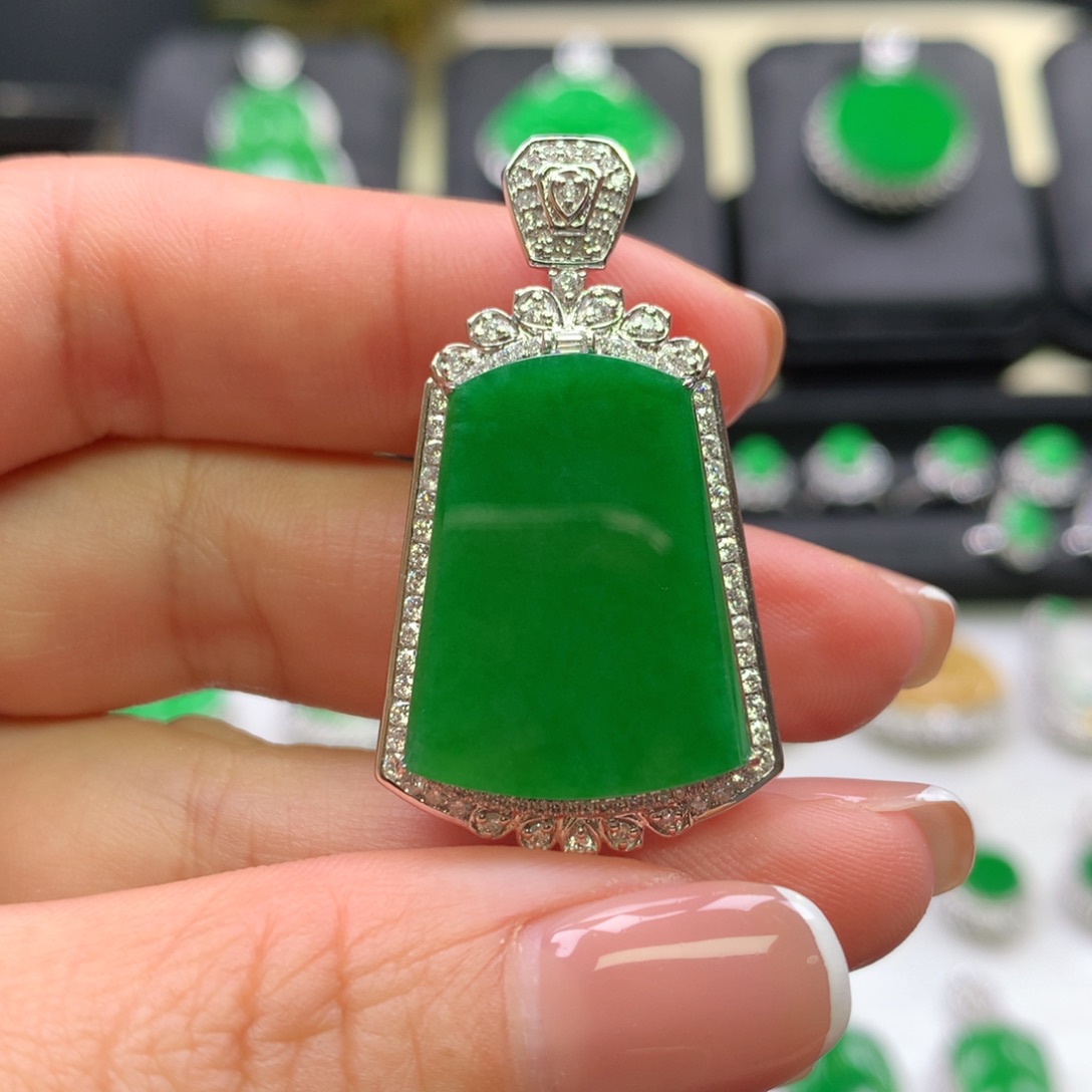 翡翠吊坠(不含链)18K金镶嵌