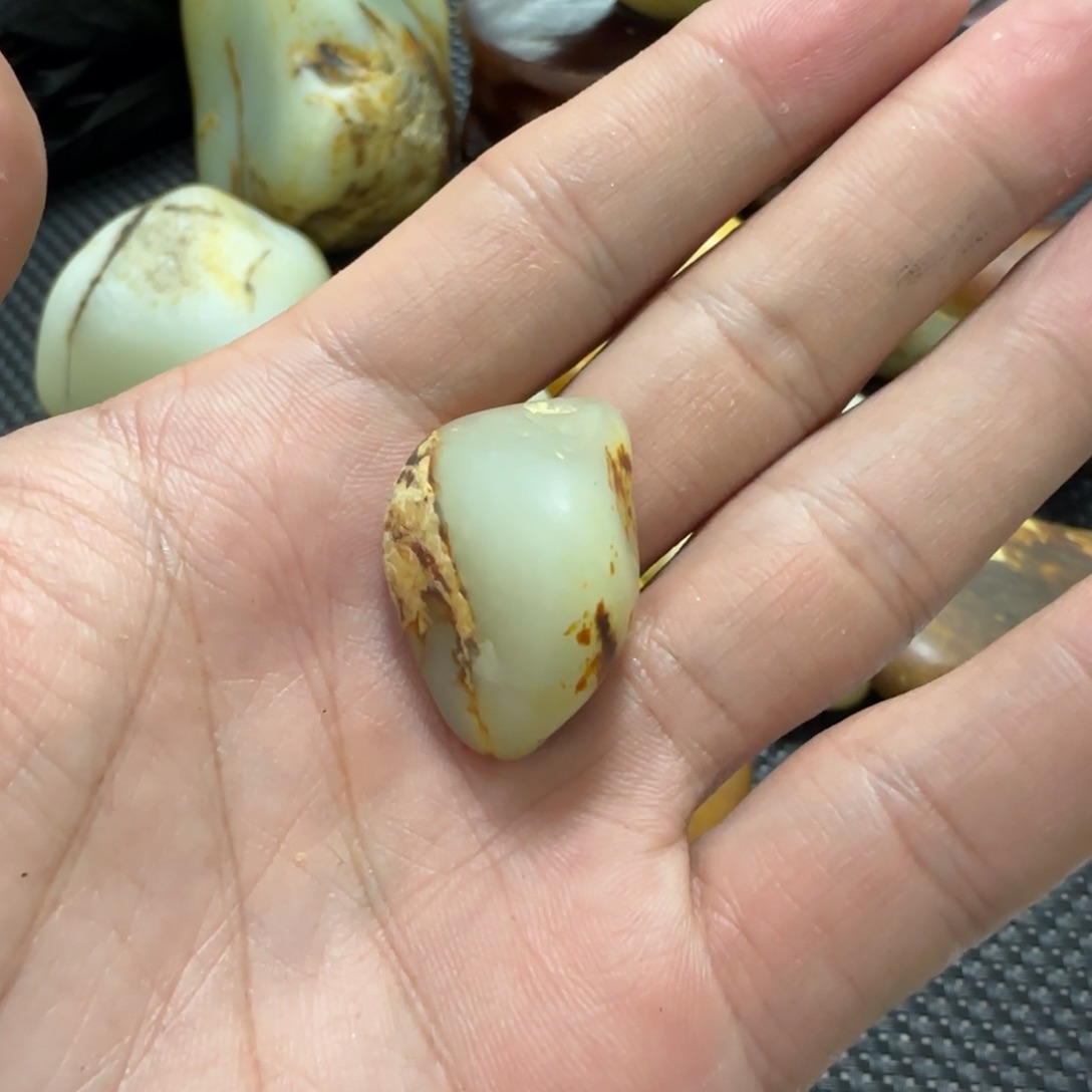 和田玉（糖玉）挂件未镶嵌那**水