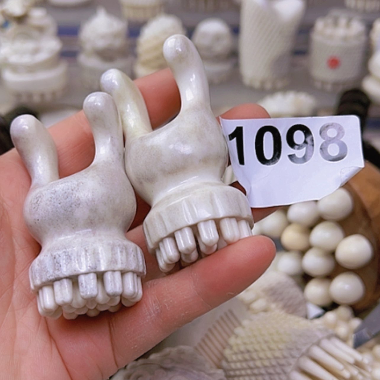 【闪购商品】砖雕大*翠鹿角特价微瑕处理一对不退不换