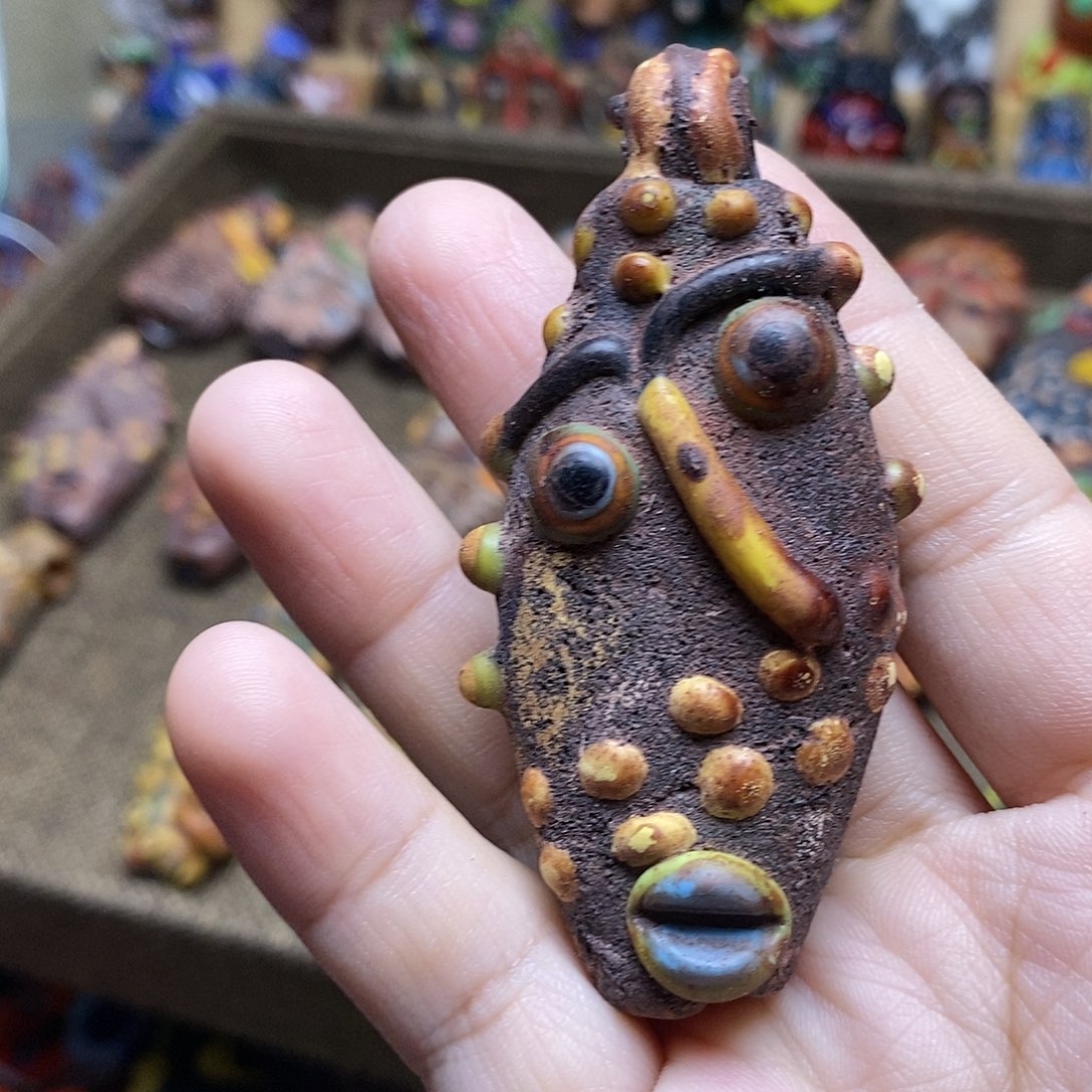 颈饰琉璃歪嘴老娃011