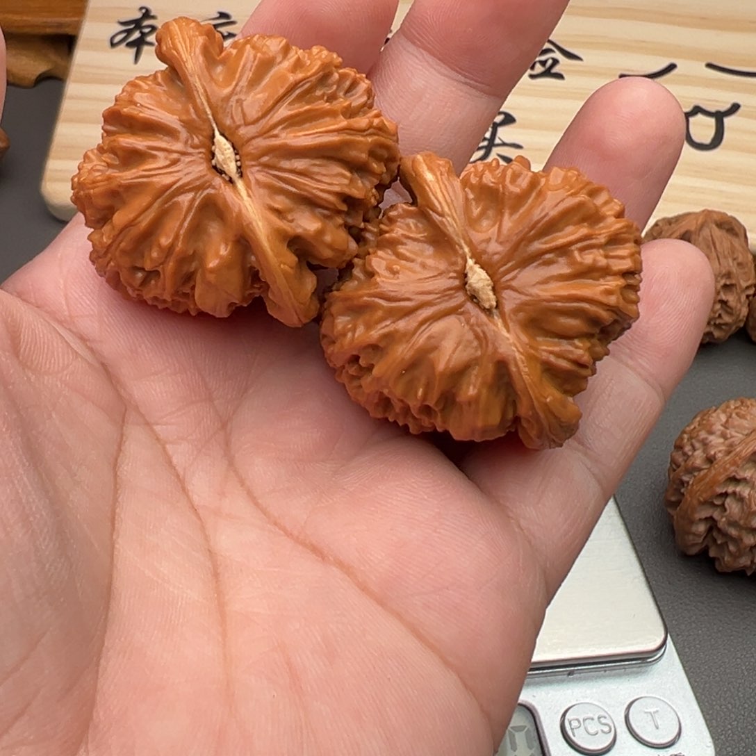 文玩核桃把件一**啦三角