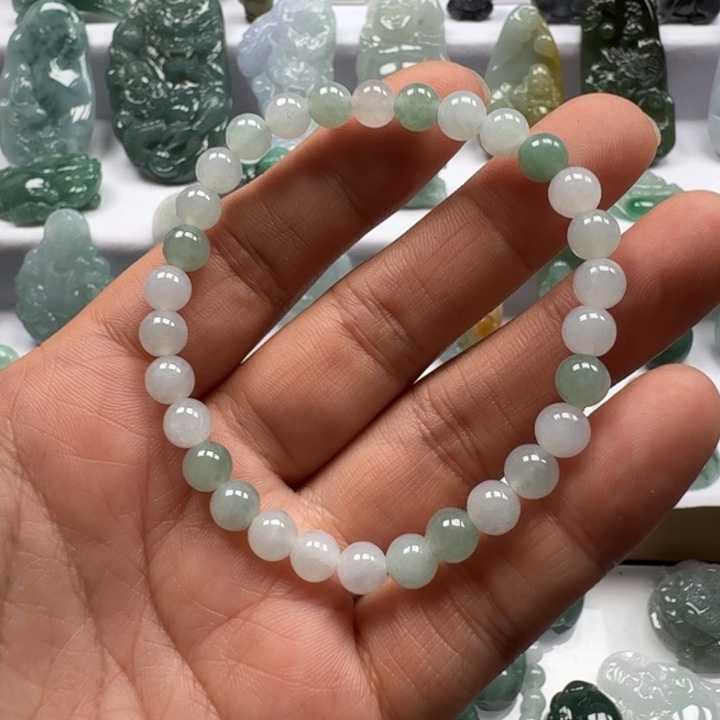 别***恙翡翠未镶嵌颈饰翡翠