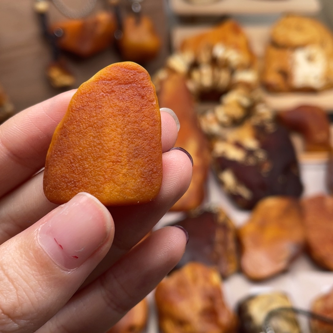 琥珀未镶嵌珠宝奇石