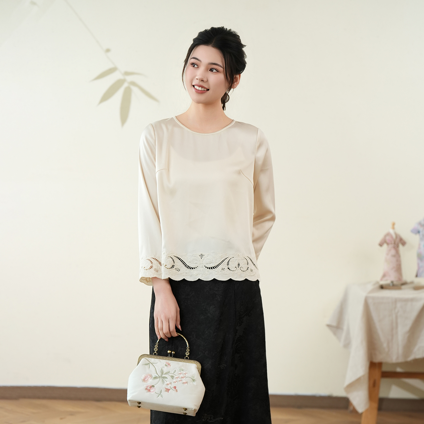 布符新中式「骏马奔腾镂空刺绣上衣」2026年新品春季打底衫女NCCX13