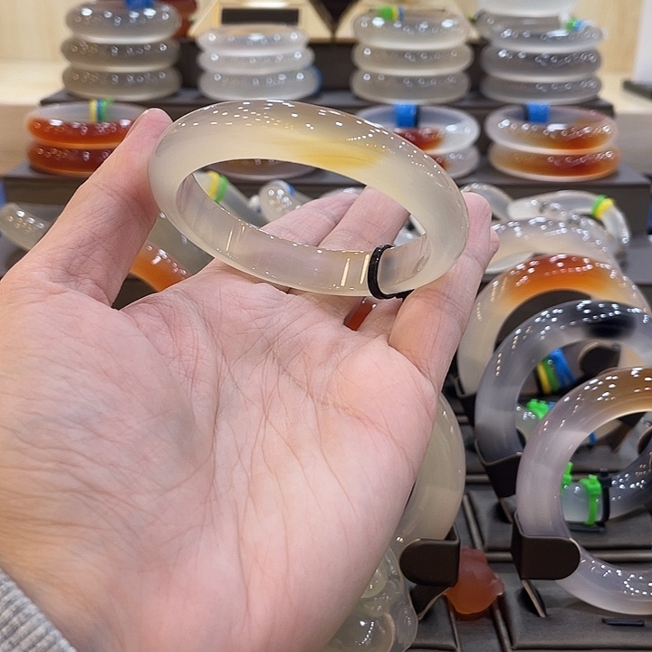 玛瑙/玉髓未镶嵌手镯