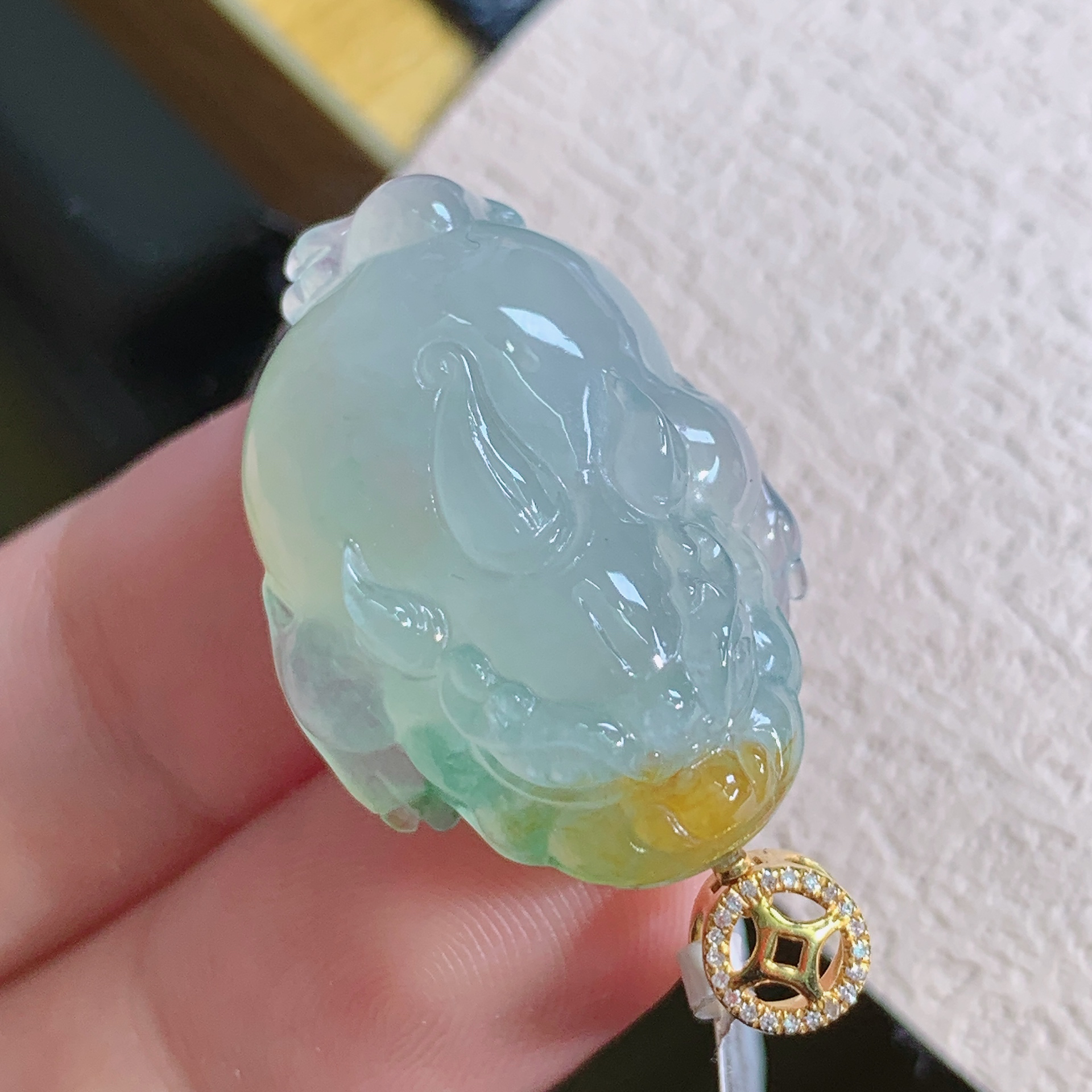 缅甸天然翡翠A货老坑冰种饱满飘彩带洒金金蟾吊坠编号8