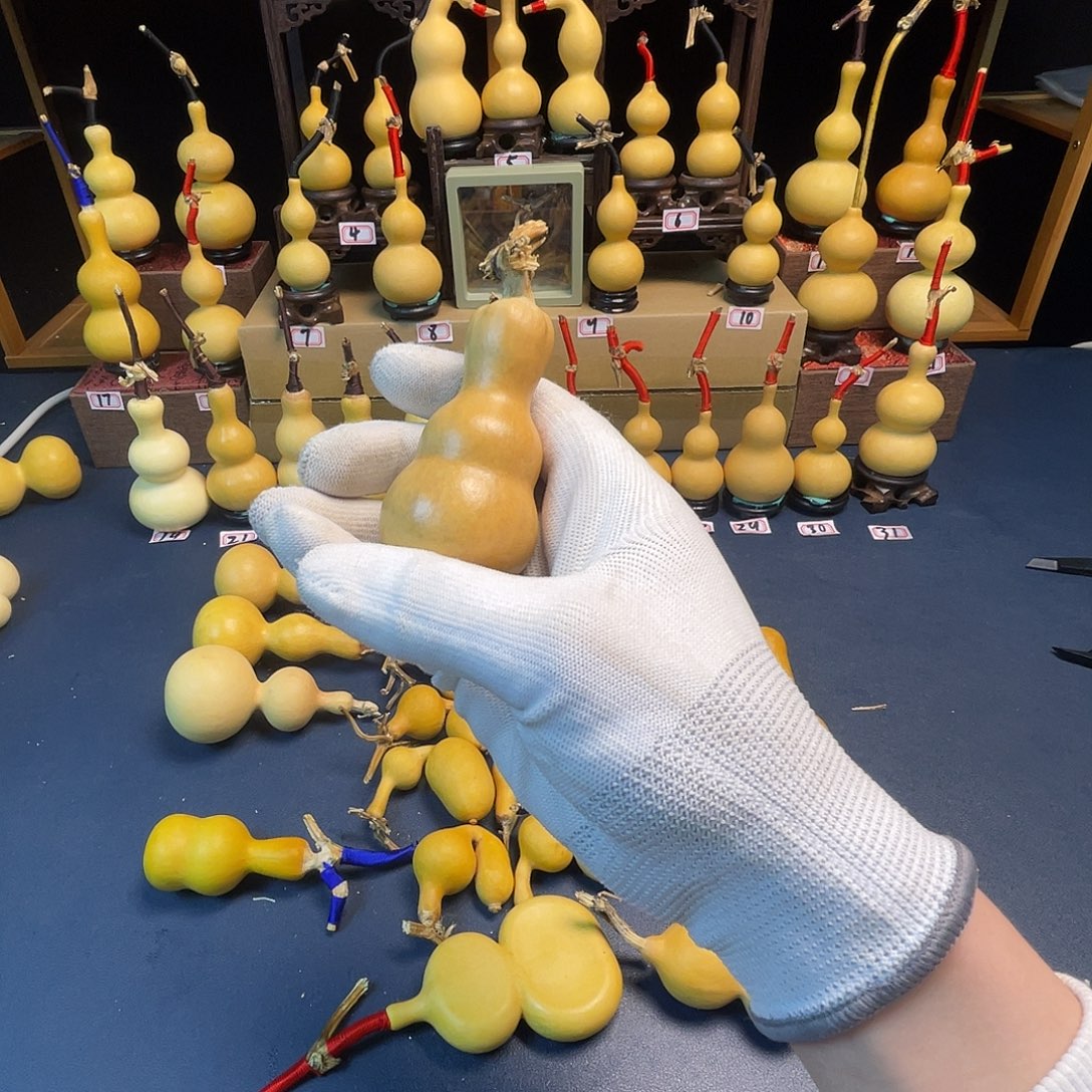 是****大叶紫檀（黑酸枝木类）