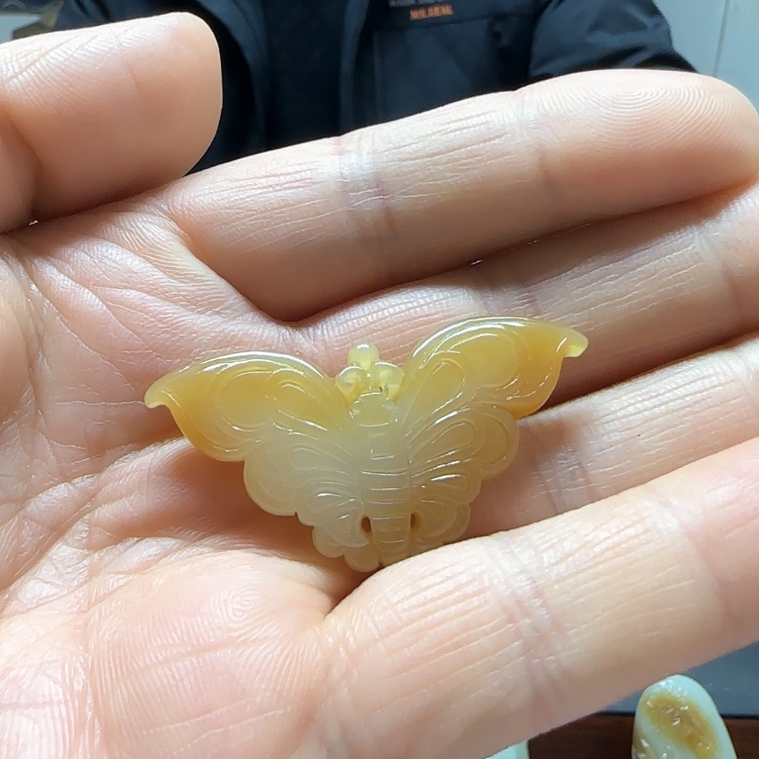 和田玉（糖玉）颈饰未镶嵌