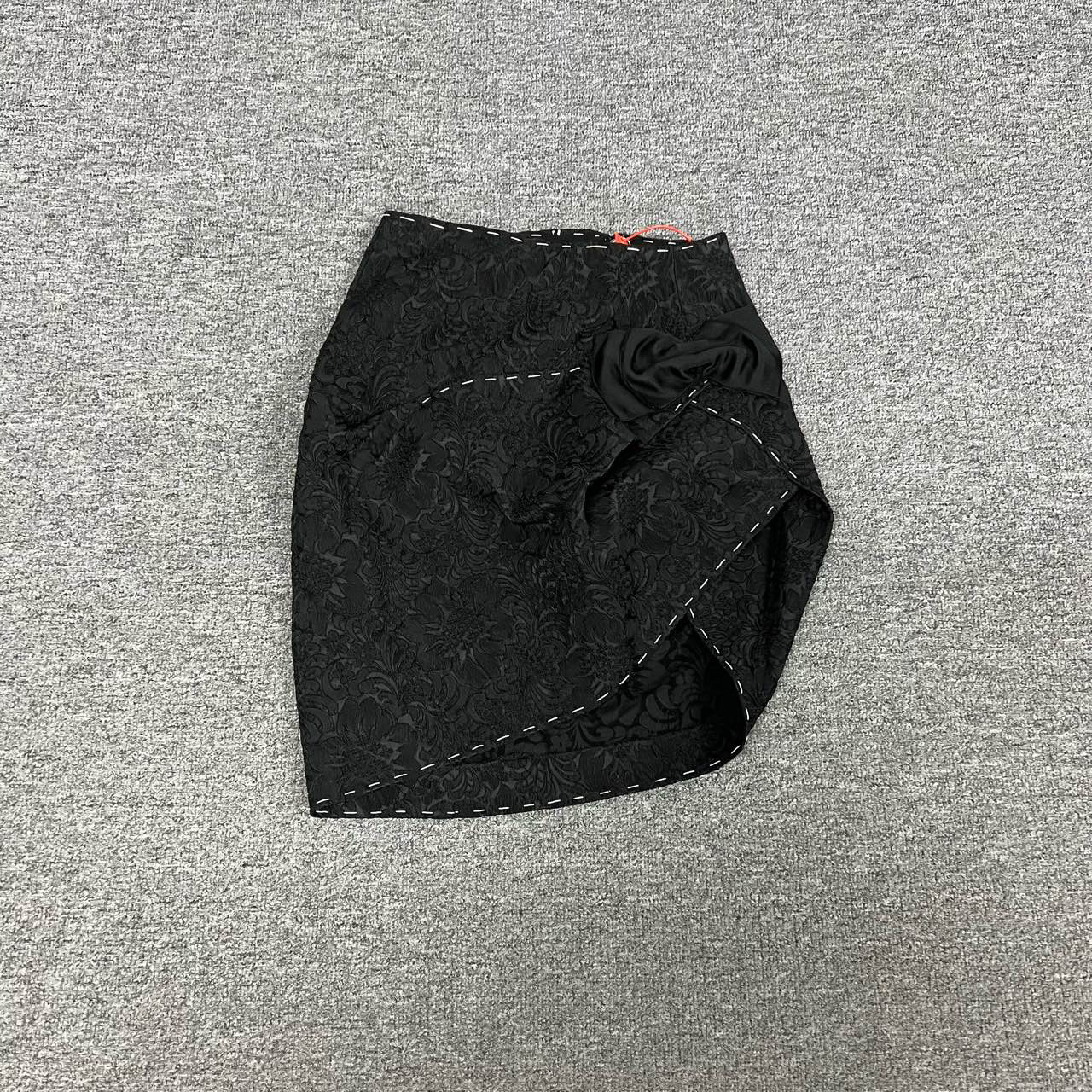 dg 蝴蝶结黑色半裙 42码