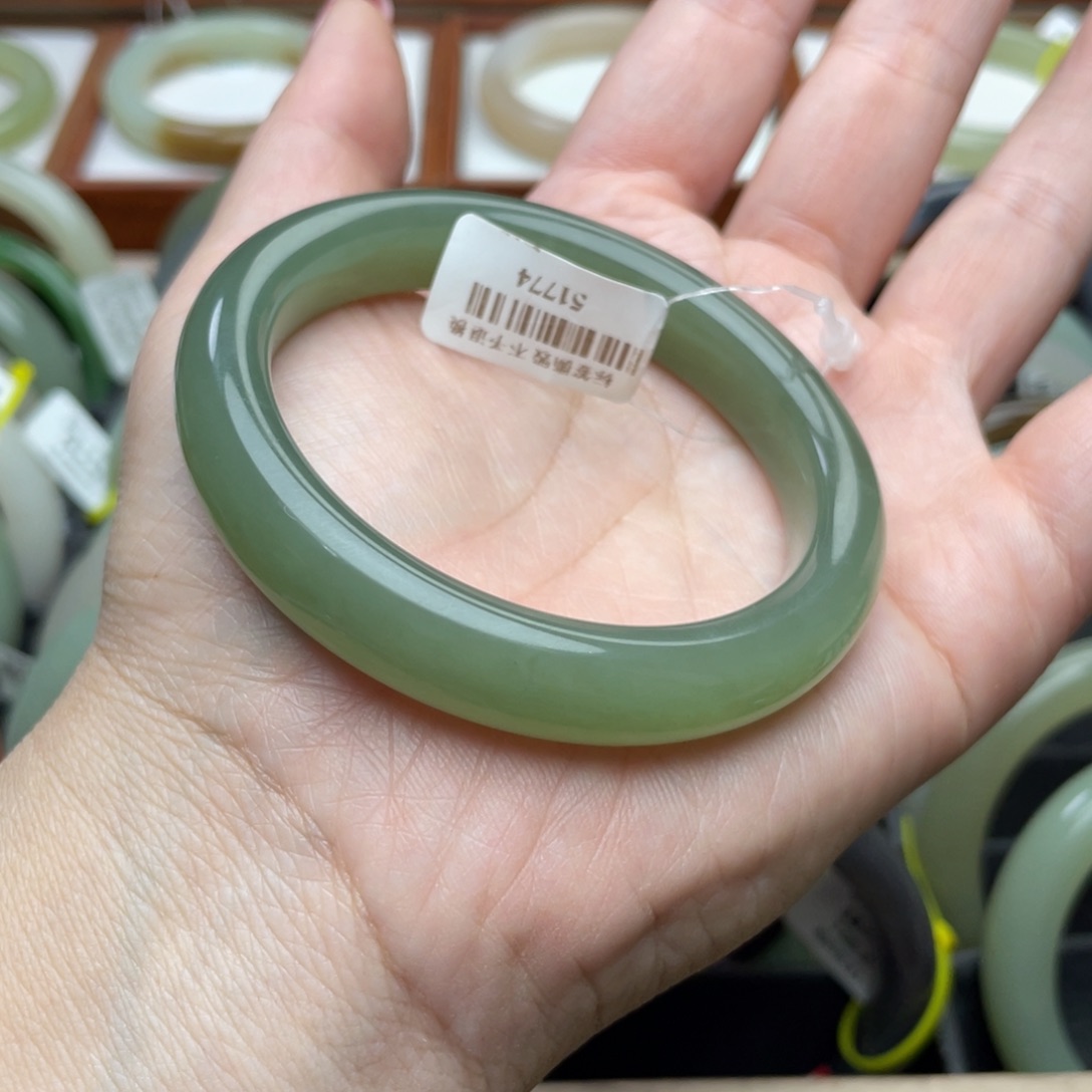 【闪购商品】和田玉手镯未镶嵌