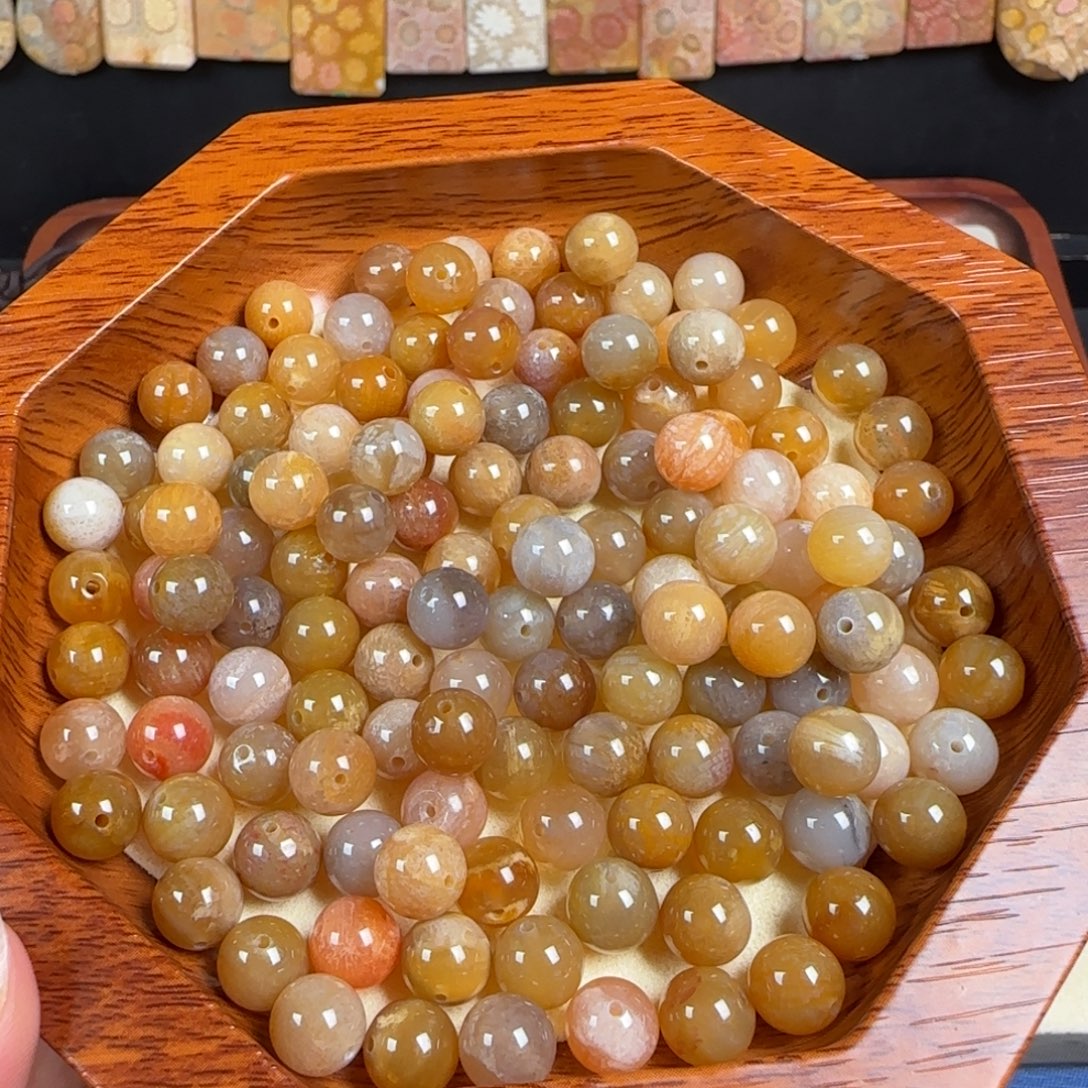 未镶嵌手链硅化玉卡8珠子101克134颗