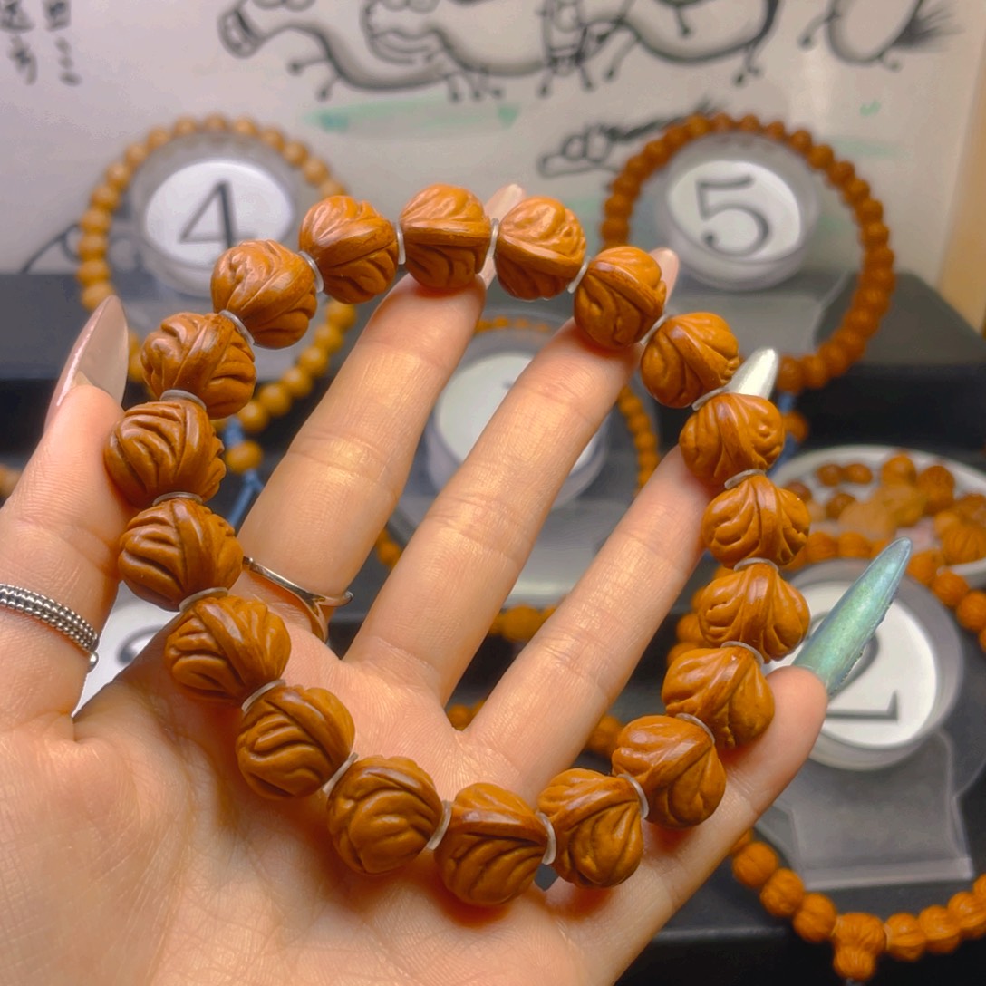 吊坠桃核1.66666666666