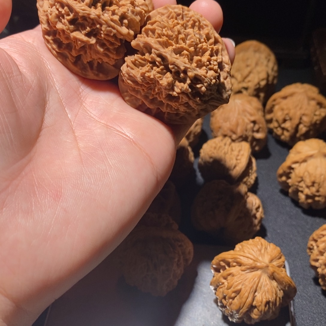 文玩核桃吊坠大*瘤满天星