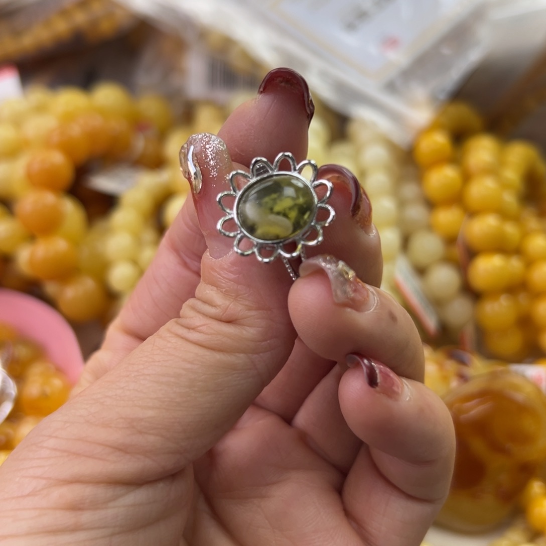 琥珀珠宝奇石未镶嵌