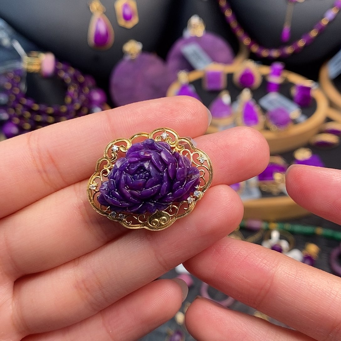 苏纪石（舒俱来）吊坠18K金镶嵌