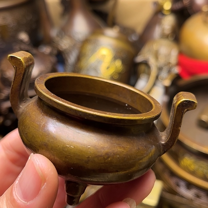 精美铜器批发档口