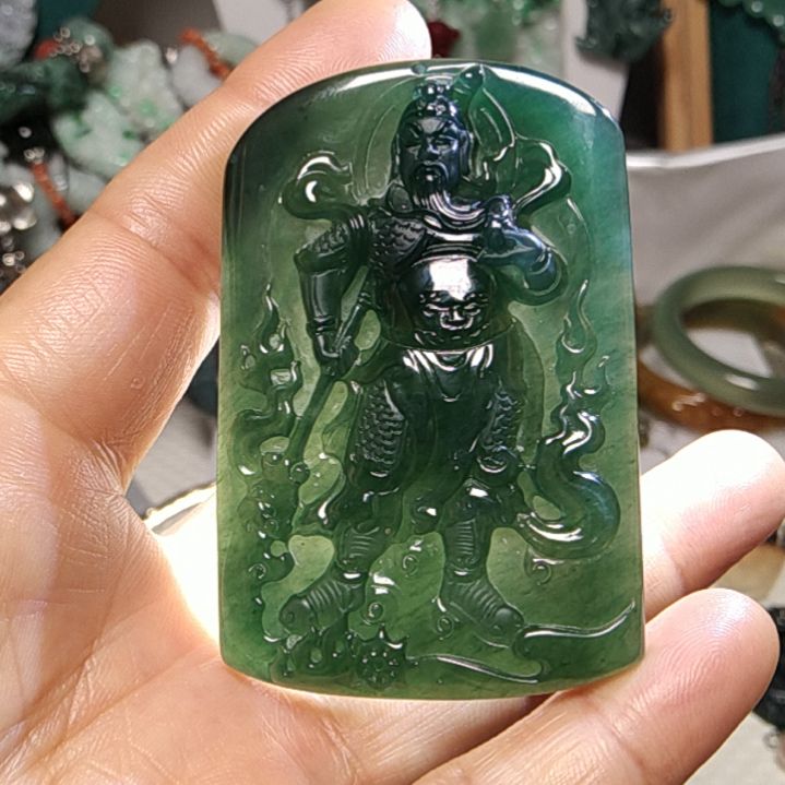 翡翠吊坠(赠链)未镶嵌