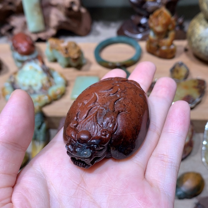 未镶嵌岫岩河磨玉（透闪石质玉）把件
