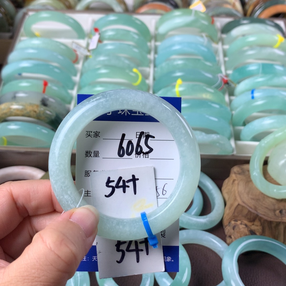 蛇纹石玉手镯未镶嵌6865