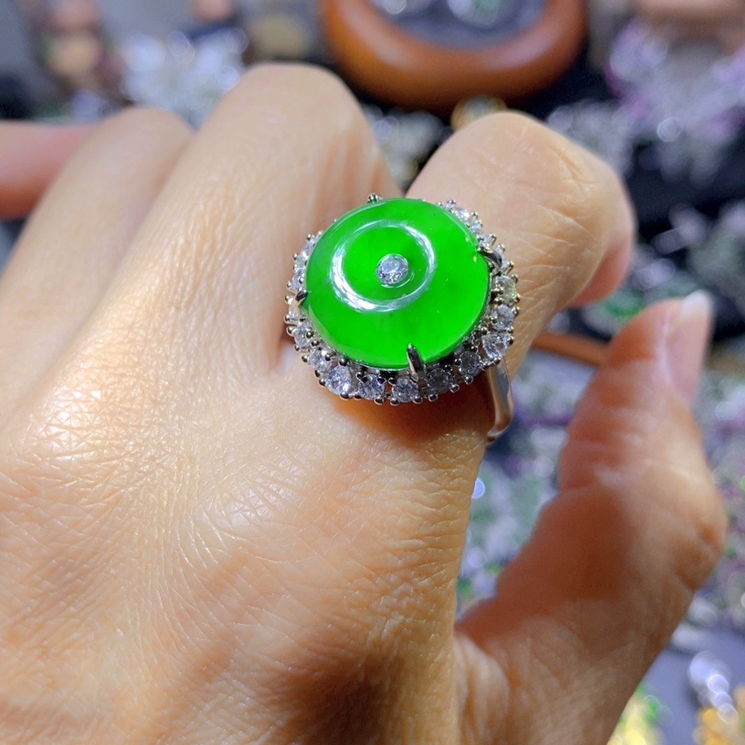 翡翠颈饰银S925镶嵌天然翡翠