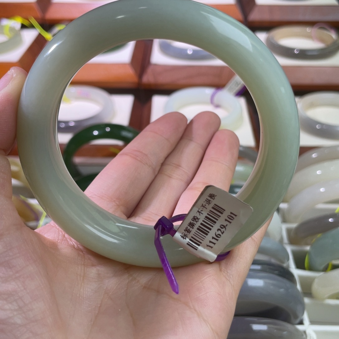 和田玉手镯未镶嵌67 62.63