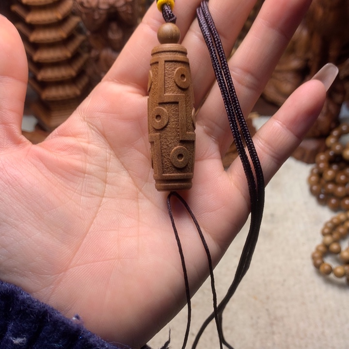 檀香木其他老山檀香手把件天眼