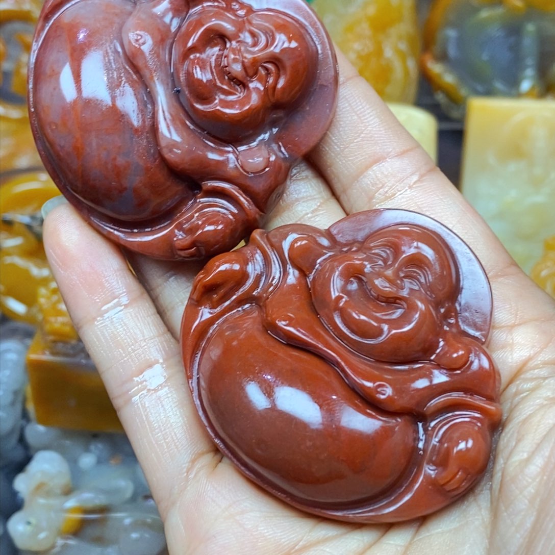 未镶嵌石英质玉（黄龙玉）颈饰