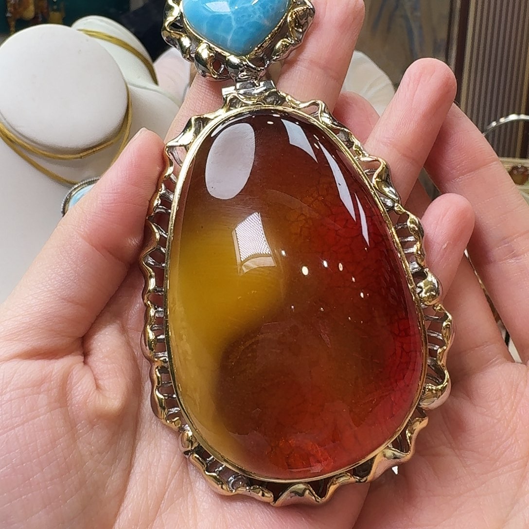 琥珀未镶嵌颈饰吊坠