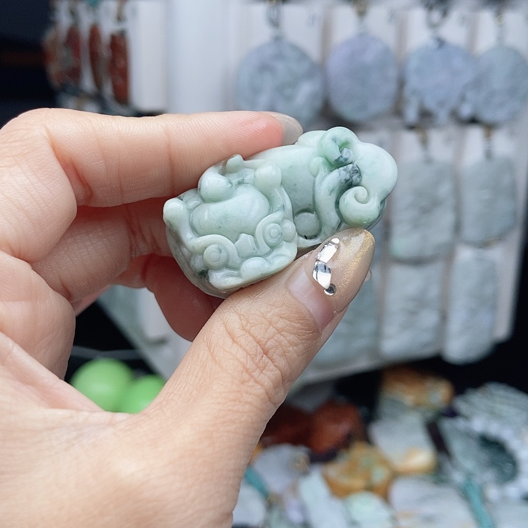 翡翠颈饰未镶嵌翡翠