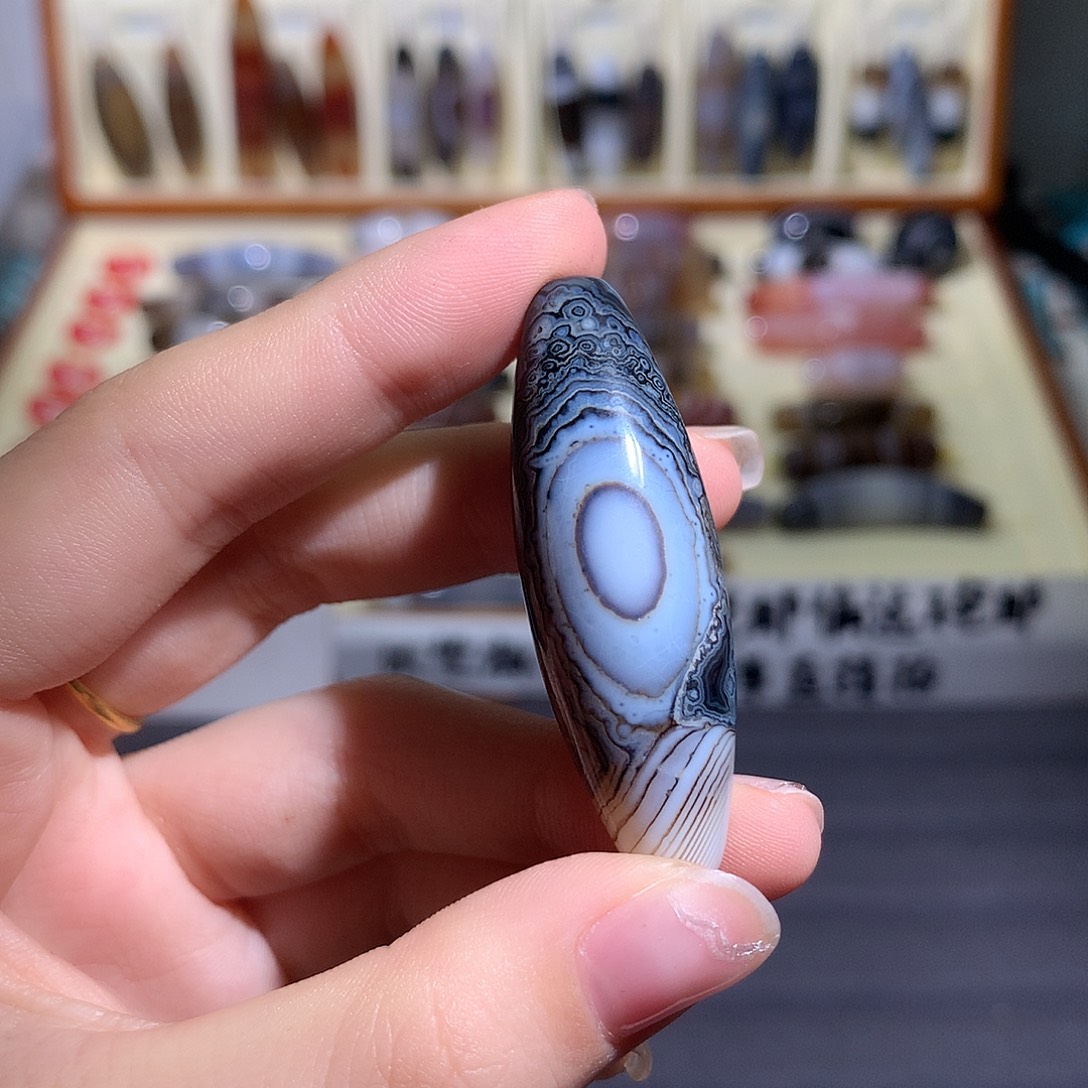 林***七玛瑙/玉髓未镶嵌颈饰