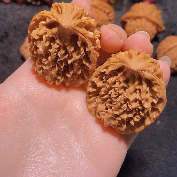 文玩核桃吊坠招财鼠蛇头