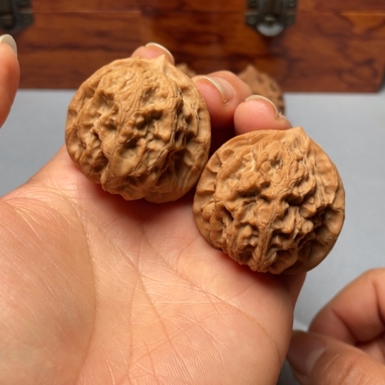 【闪购商品】把件文玩核桃梨木台……